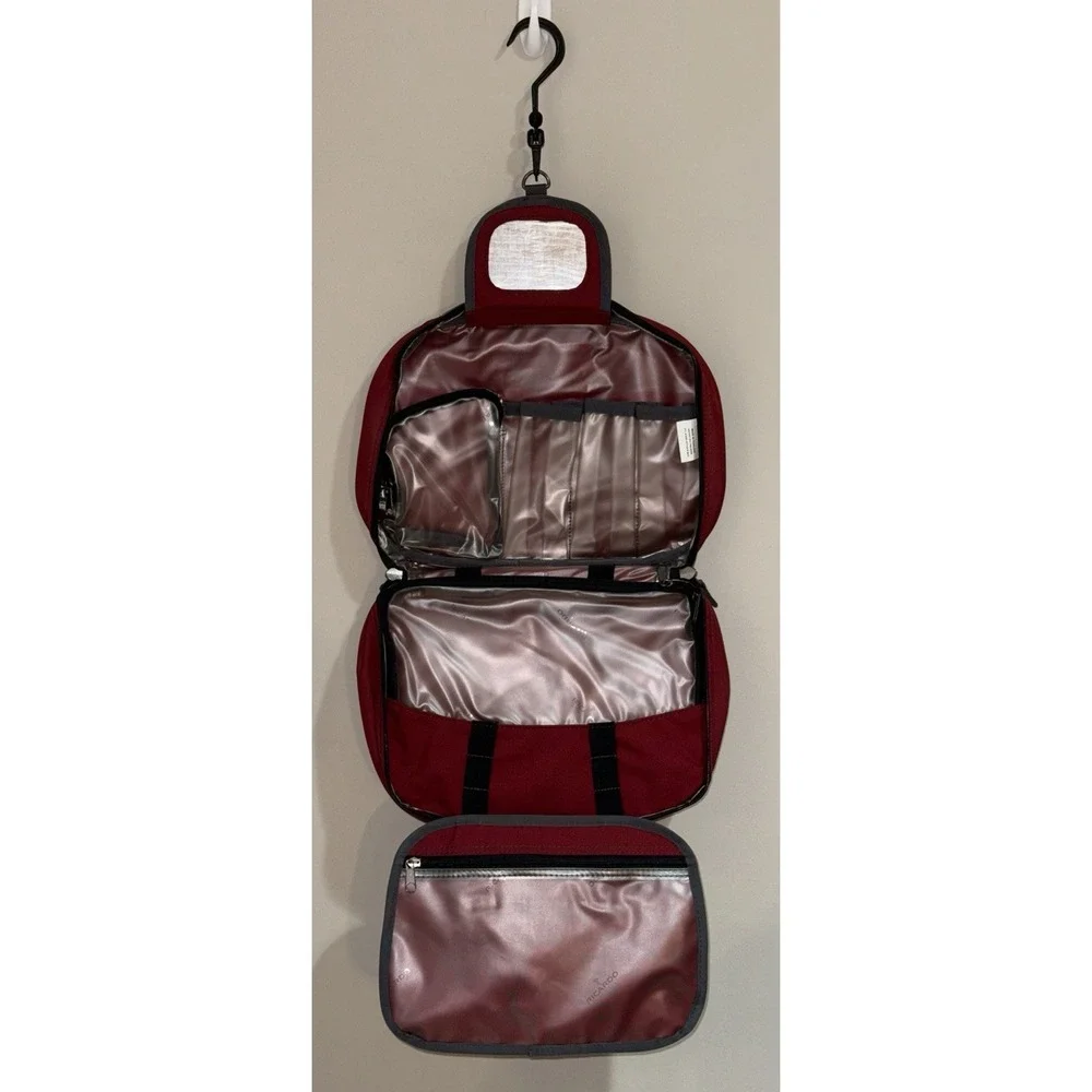 Ricardo Beverly Hills Red Travel Toiletry Bag Hanging Organizer Makeup Shaving